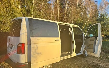 Volkswagen Caravelle T6 рестайлинг, 2017 год, 2 200 000 рублей, 12 фотография