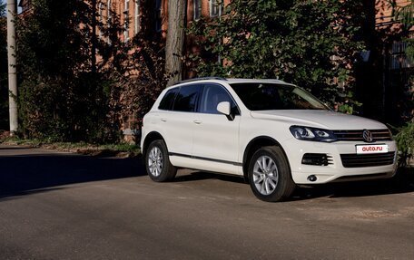 Volkswagen Touareg III, 2011 год, 2 179 000 рублей, 3 фотография