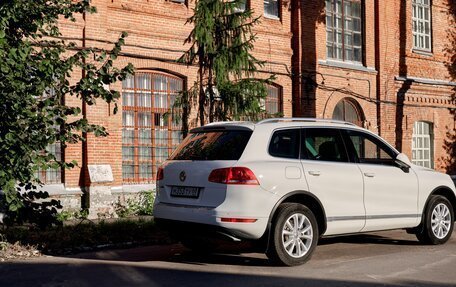 Volkswagen Touareg III, 2011 год, 2 179 000 рублей, 7 фотография