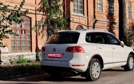 Volkswagen Touareg III, 2011 год, 2 179 000 рублей, 6 фотография
