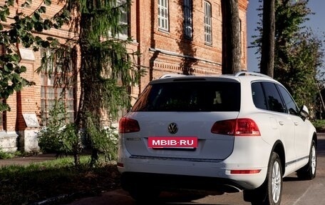 Volkswagen Touareg III, 2011 год, 2 179 000 рублей, 5 фотография