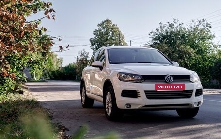 Volkswagen Touareg III, 2011 год, 2 179 000 рублей, 9 фотография