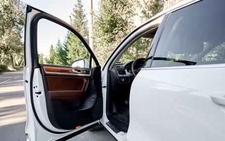 Volkswagen Touareg III, 2011 год, 2 179 000 рублей, 18 фотография