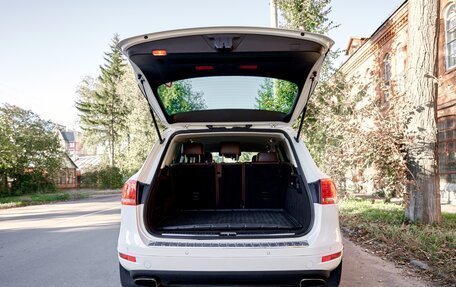 Volkswagen Touareg III, 2011 год, 2 179 000 рублей, 26 фотография