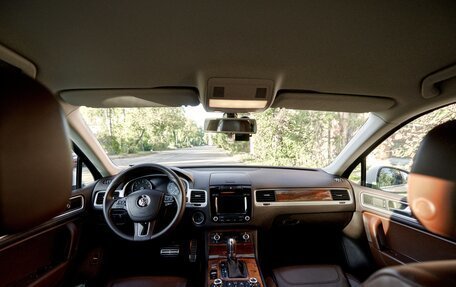 Volkswagen Touareg III, 2011 год, 2 179 000 рублей, 17 фотография