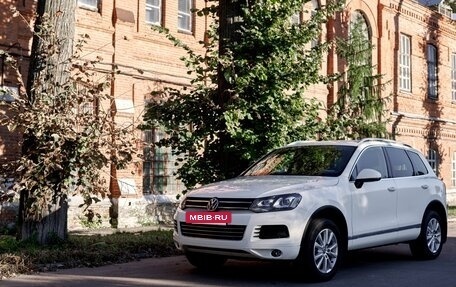 Volkswagen Touareg III, 2011 год, 2 179 000 рублей, 15 фотография