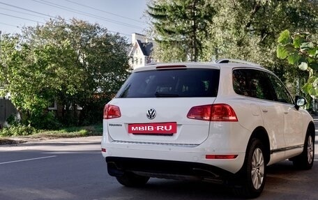 Volkswagen Touareg III, 2011 год, 2 179 000 рублей, 13 фотография