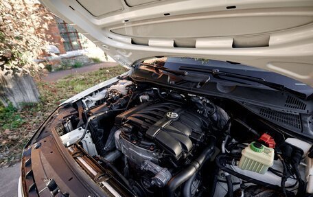 Volkswagen Touareg III, 2011 год, 2 179 000 рублей, 28 фотография