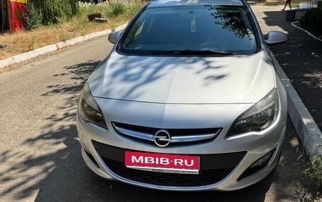 Opel Astra J, 2013 год, 1 050 000 рублей, 1 фотография