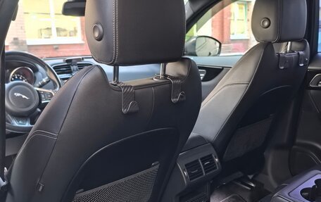 Jaguar F-Pace, 2018 год, 2 590 000 рублей, 12 фотография