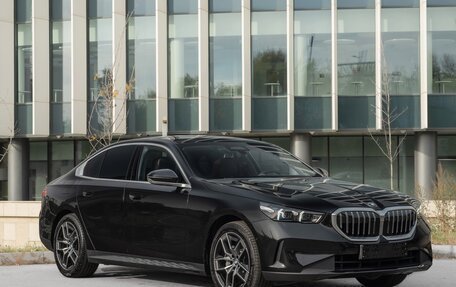 BMW 5 серия, 2025 год, 8 900 000 рублей, 8 фотография