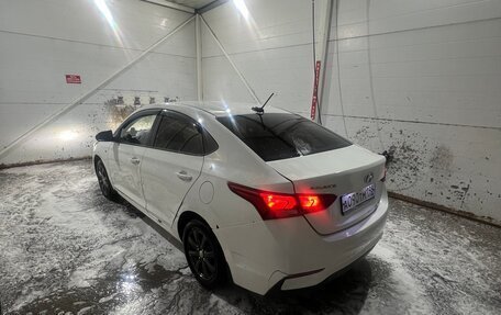 Hyundai Solaris II рестайлинг, 2018 год, 650 000 рублей, 12 фотография