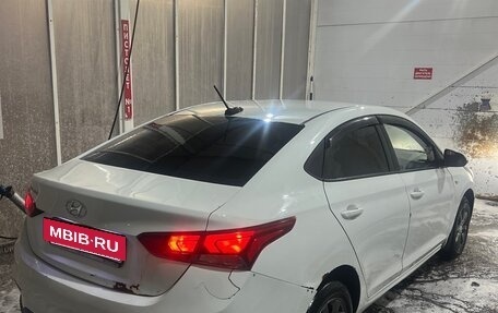 Hyundai Solaris II рестайлинг, 2018 год, 650 000 рублей, 10 фотография