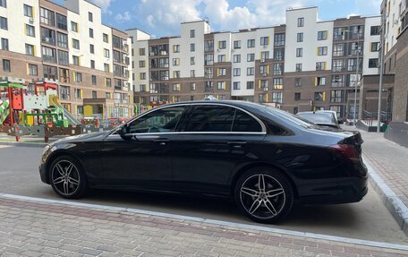 Mercedes-Benz E-Класс, 2018 год, 2 490 000 рублей, 2 фотография
