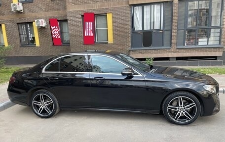 Mercedes-Benz E-Класс, 2018 год, 2 490 000 рублей, 3 фотография