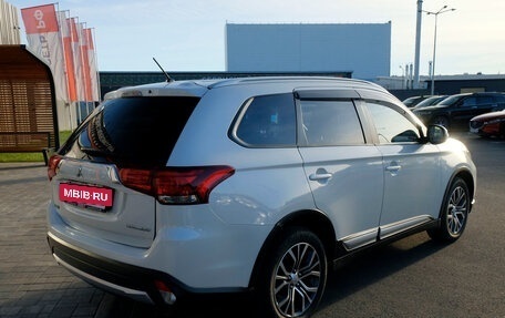 Mitsubishi Outlander III рестайлинг 3, 2016 год, 1 908 000 рублей, 9 фотография