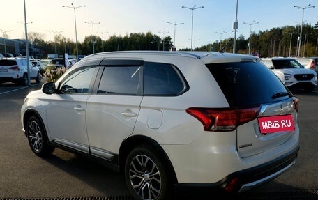 Mitsubishi Outlander III рестайлинг 3, 2016 год, 1 908 000 рублей, 7 фотография