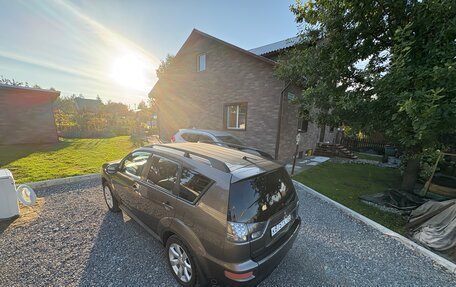 Mitsubishi Outlander III рестайлинг 3, 2011 год, 1 400 000 рублей, 9 фотография