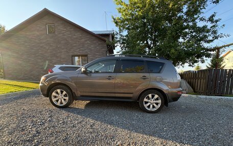 Mitsubishi Outlander III рестайлинг 3, 2011 год, 1 400 000 рублей, 7 фотография