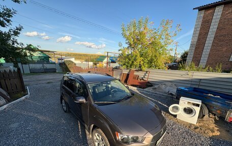 Mitsubishi Outlander III рестайлинг 3, 2011 год, 1 400 000 рублей, 13 фотография