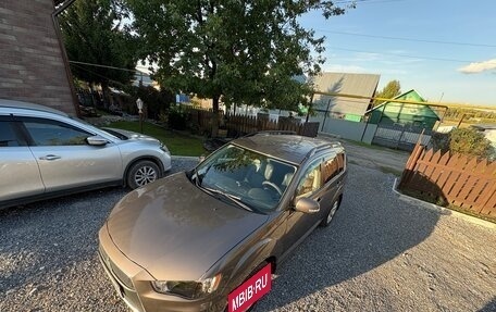 Mitsubishi Outlander III рестайлинг 3, 2011 год, 1 400 000 рублей, 15 фотография