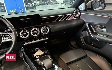 Mercedes-Benz A-Класс, 2022 год, 2 200 000 рублей, 8 фотография