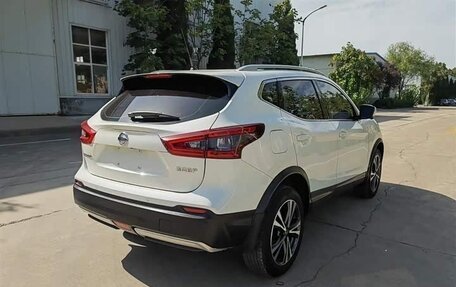 Nissan Qashqai, 2022 год, 1 900 000 рублей, 4 фотография