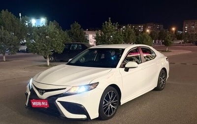Toyota Camry, 2021 год, 2 300 000 рублей, 1 фотография