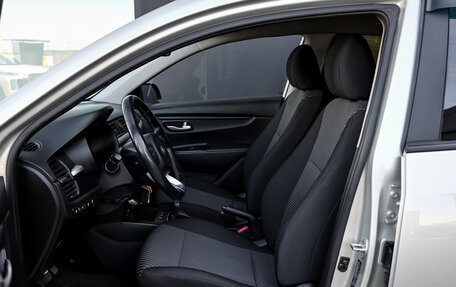KIA Rio IV, 2020 год, 1 555 000 рублей, 10 фотография