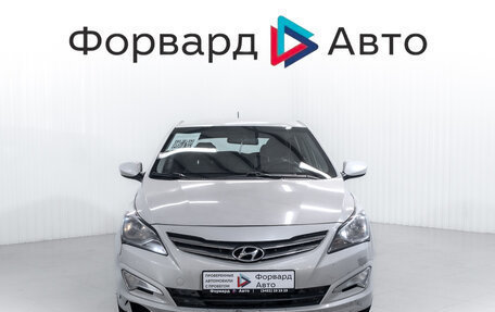 Hyundai Solaris II рестайлинг, 2015 год, 950 000 рублей, 2 фотография