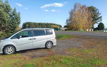Honda Stepwgn II рестайлинг, 2005 год, 970 000 рублей, 2 фотография