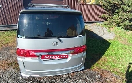 Honda Stepwgn II рестайлинг, 2005 год, 970 000 рублей, 3 фотография