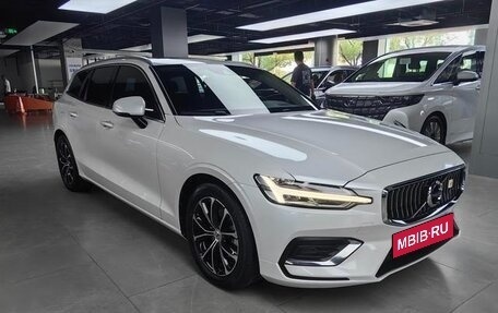 Volvo V60 II, 2021 год, 2 535 007 рублей, 4 фотография
