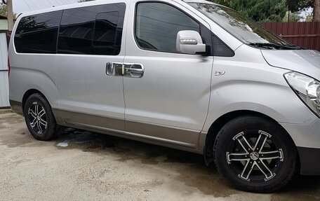 Hyundai Grand Starex Grand Starex I рестайлинг 2, 2010 год, 1 500 000 рублей, 1 фотография