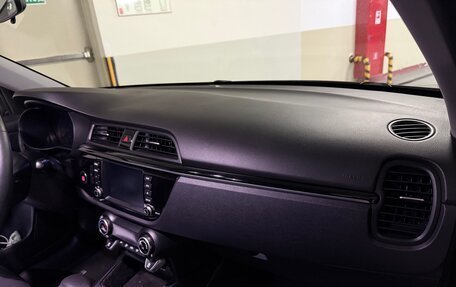 KIA Rio IV, 2018 год, 1 300 000 рублей, 17 фотография