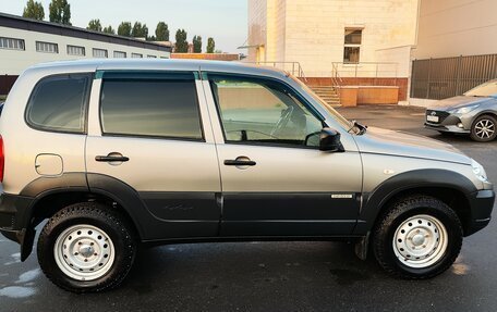 Chevrolet Niva I рестайлинг, 2016 год, 540 000 рублей, 2 фотография