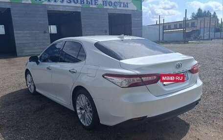 Toyota Camry, 2019 год, 2 950 000 рублей, 2 фотография