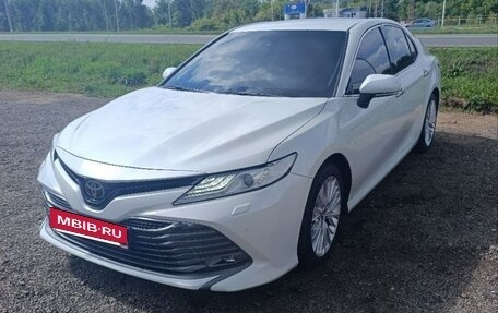 Toyota Camry, 2019 год, 2 950 000 рублей, 5 фотография