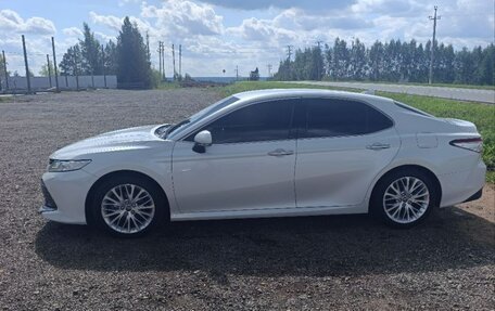 Toyota Camry, 2019 год, 2 950 000 рублей, 7 фотография
