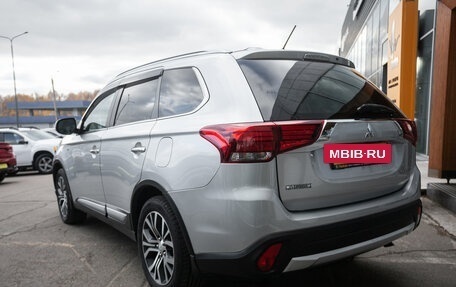 Mitsubishi Outlander III рестайлинг 3, 2015 год, 2 359 000 рублей, 6 фотография