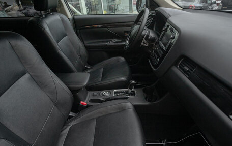 Mitsubishi Outlander III рестайлинг 3, 2015 год, 2 359 000 рублей, 21 фотография