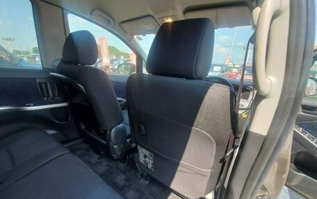 Toyota ISis I, 2014 год, 1 234 000 рублей, 16 фотография