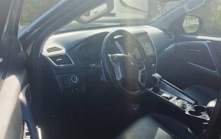 Mitsubishi Pajero Sport III рестайлинг, 2020 год, 3 500 000 рублей, 8 фотография