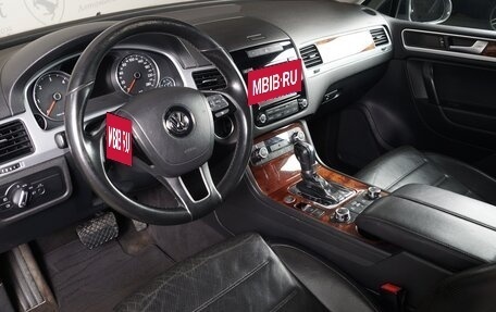 Volkswagen Touareg III, 2011 год, 1 550 000 рублей, 6 фотография