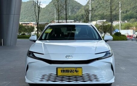 Toyota Camry, 2025 год, 3 350 979 рублей, 2 фотография