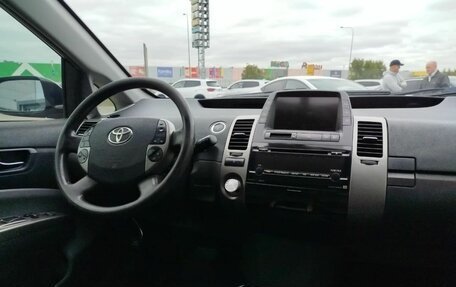 Toyota Prius, 2008 год, 790 000 рублей, 11 фотография