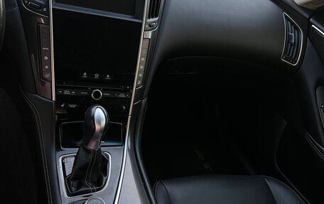 Infiniti Q50 I рестайлинг, 2015 год, 1 820 000 рублей, 10 фотография