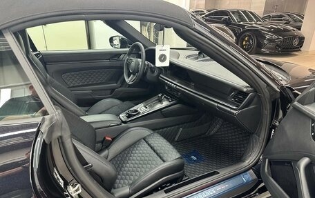 Porsche 911, 2023 год, 70 000 000 рублей, 6 фотография