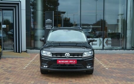 Volkswagen Tiguan II, 2017 год, 2 679 000 рублей, 2 фотография