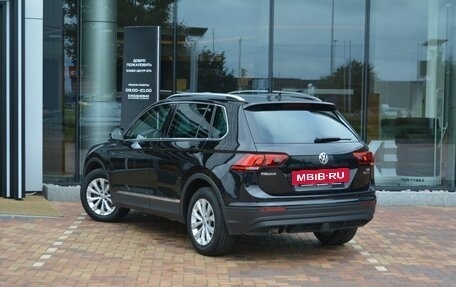 Volkswagen Tiguan II, 2017 год, 2 679 000 рублей, 7 фотография